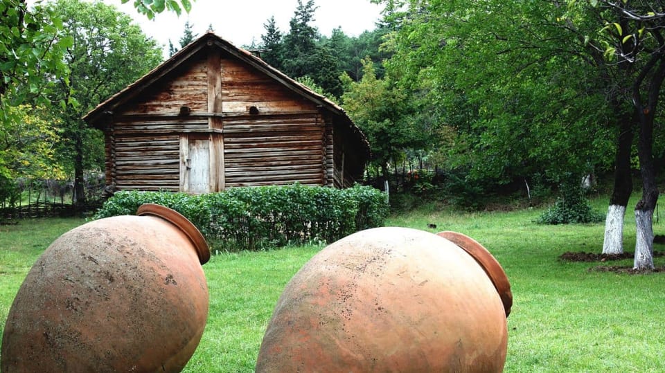 gruzínské kvevri - nádoby na výrobu vína